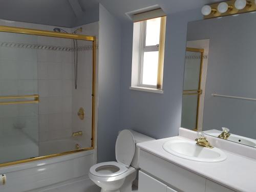 Quadruple Room with Shared Bathroom