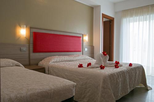 Double or Twin Room image 10