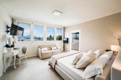  Riviera Carducci Rooms, Pension in Peschiera del Garda