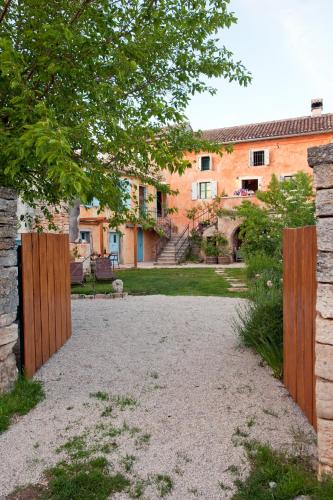  Apartment Sartoria in Prkačini