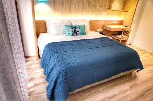 1 queen bed
