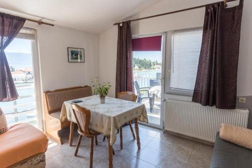 Apartments Laura in Blace