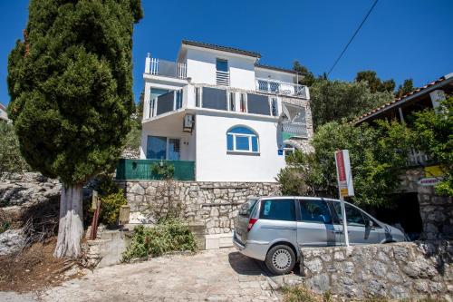 Apartments Laura in Blace