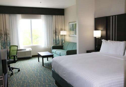 Holiday Inn Express & Suites - Hendersonville SE - Flat Rock, an IHG Hotel