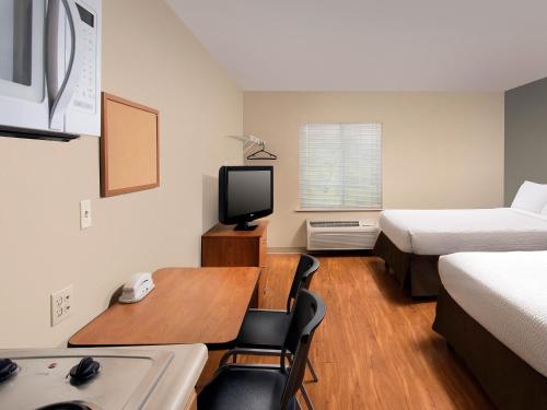 WoodSpring Suites Council Bluffs - image 17