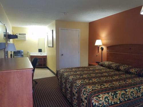 Budget Inn - Keokuk - image 7