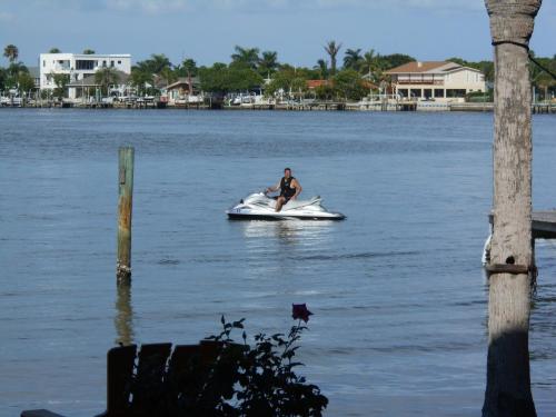 3000 Sq Ft Beach and Bay Condo