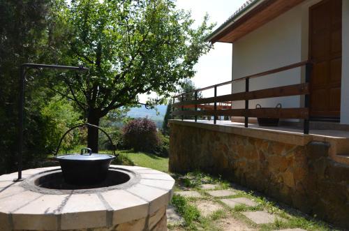 Iekārtas, Ozgida Nyaralohaz in Zebegeny