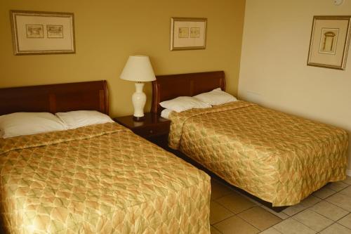 2 double beds
