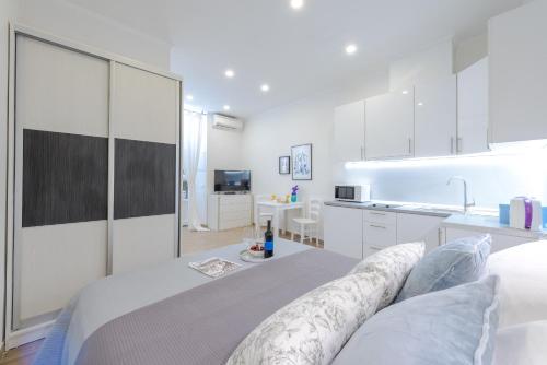 Jadranka studio apartments - Tap to explore photos