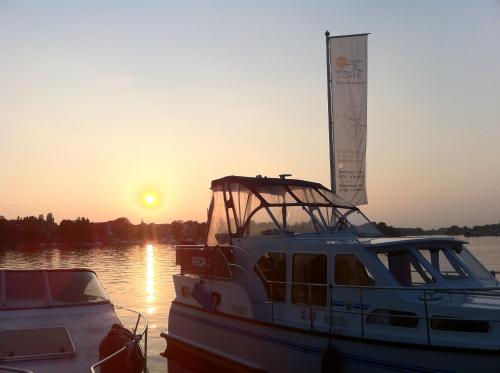Yacht- , und Reisemobilhafen Historisches Fährhaus Wendenschloss, Berlin (photo 10)