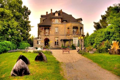 Chambres d'Hôtes-Château Constant - Chambre d'hôtes - Bessines-sur-Gartempe