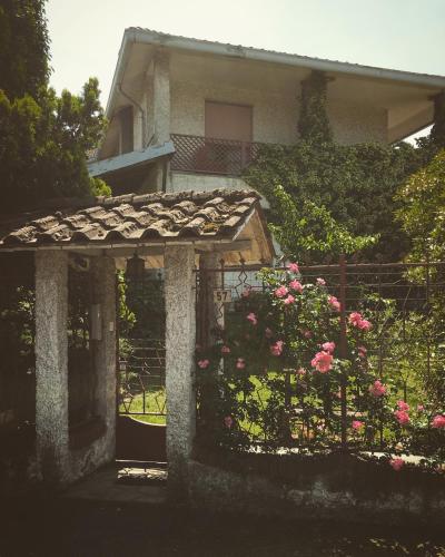 A szálláshely kívülről, Sunny family apartment in villa - HUMANITAS FORUM IEO in Pieve Emanuele