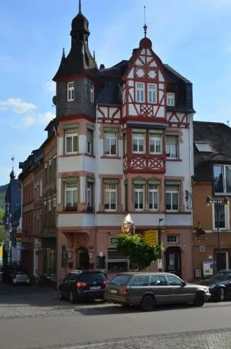 BG Living & Hosting - Stilvolles Jugendstilhaus am Marktplatz - Top-Lage im Zentrum in Traben-Trarbach, Deutschland