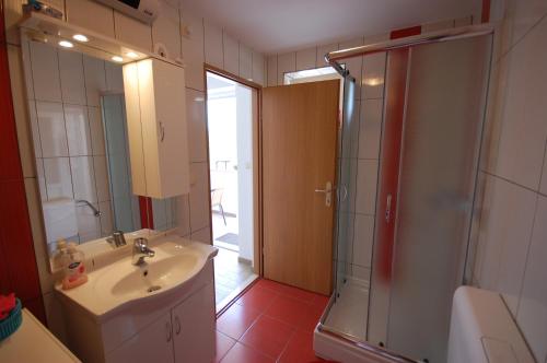 Apartment Bazdaric - image 8