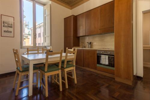 Palazzo Borghese Lovely Flat - image 8