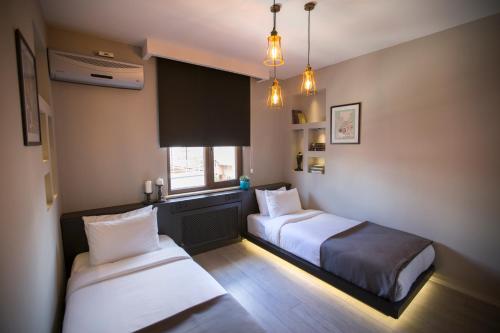 2 bedrooms, 4 beds