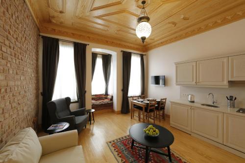 Deluxe Apartment image 9
