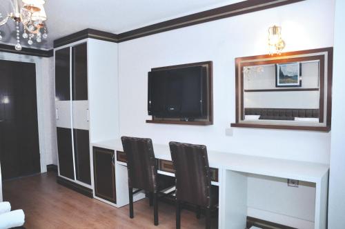Gloria Tibi Hotel - image 4