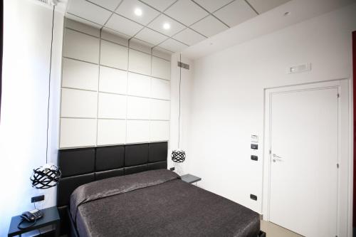 Gramsci 21 Rooms - Tap to explore photos
