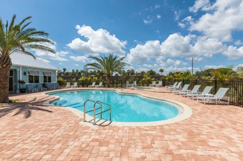 Swimming pool, Cape Crossing Resort & Marina in Merritt Island (FL)