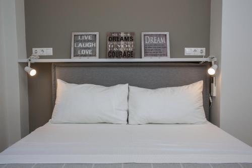 Skoufa Apartment - image 2