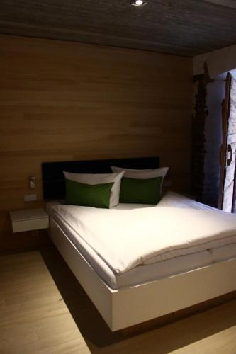 DIE KRONE - Hotel Garni - image 4