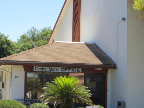 . Central Motel - Inverness