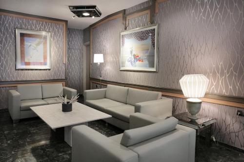 Ruang bersama/area TV, Xenophon Hotel in Athena