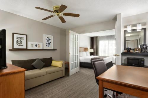 Country Inn & Suites by Radisson, Columbus Airport, OH