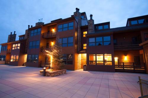 Kutuk Condominiums – Steamboat Springs, CO