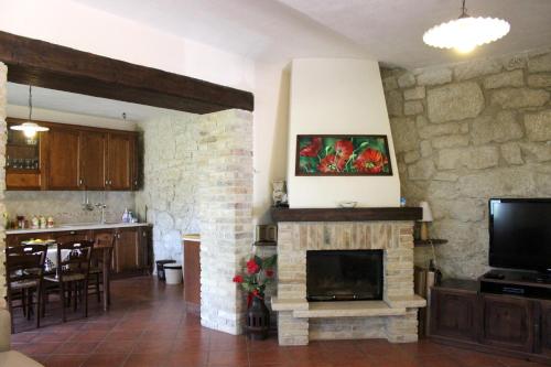 Shared lounge/TV area, Casa immersa nel verde in Torricella Peligna