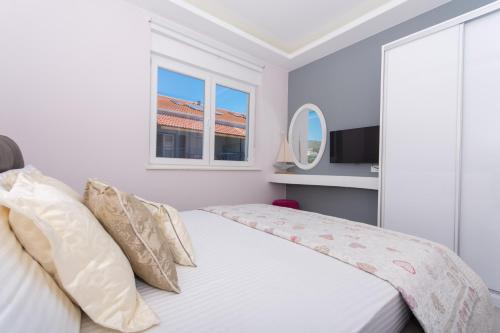 Apartments Soho - image 2