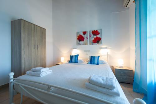 Renata Rooms & Studios - Beachfront, Large Garden & Free Parking 4