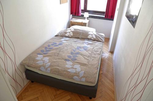 Apartments Stepanska 36 - image 11