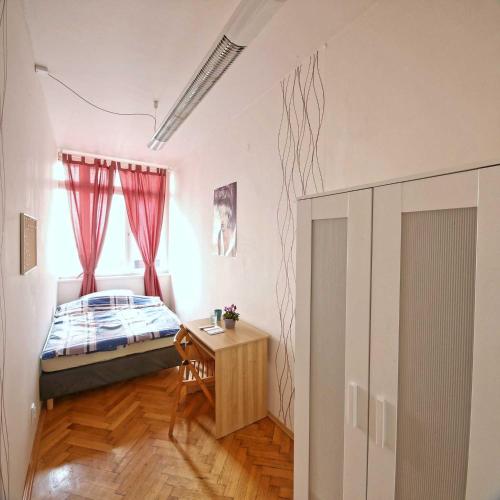 Apartments Stepanska 36 - image 4