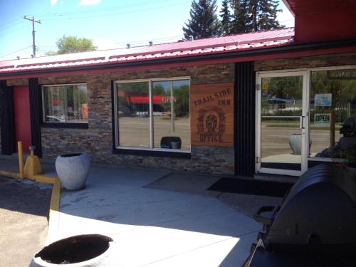 บริการและสิ่งอำนวยความสะดวก, Trailside Inn in ลอยด์มินส์เตอร์