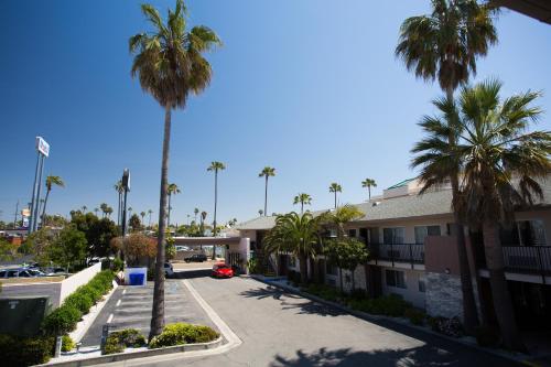 Facilities, Days Inn by Wyndham Oceanside in Oceanside (CA)