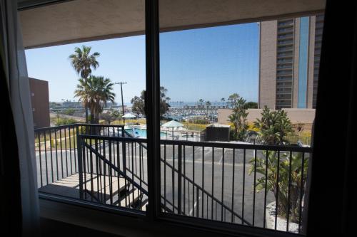 設施, 歐申塞德戴斯酒店 (Days Inn by Wyndham Oceanside) in 歐申賽德海濱