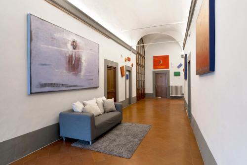 Létesítmények, The Artists' Palace Florence near Akadémiai Képtár