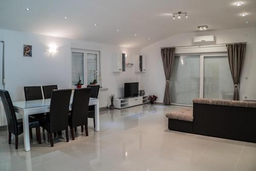  Villa Zale Apartment 1 in Imotski