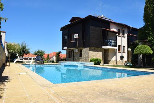 Paradise Bay Villas, 
