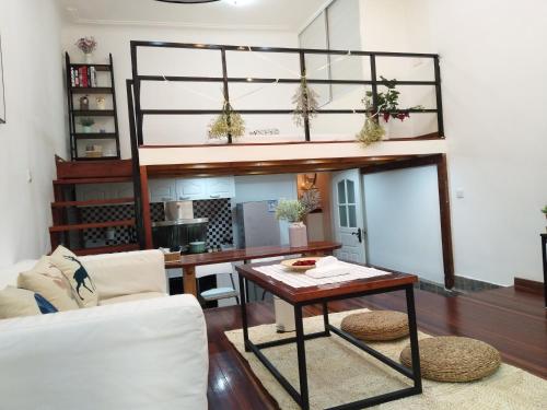 Hj Xiao Jia In China - 