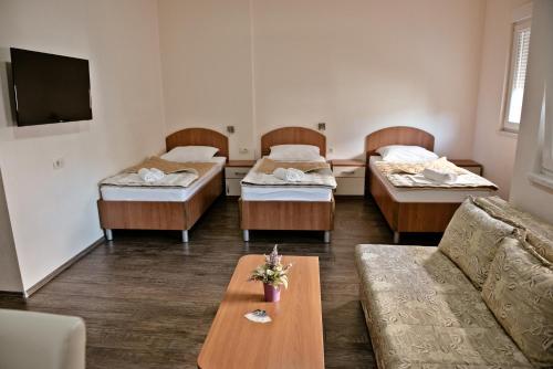 Apartments Dujmović - image 2