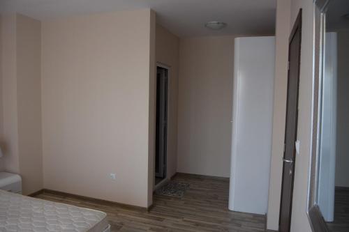 Two-Bedroom Apartment with Balcony image 9