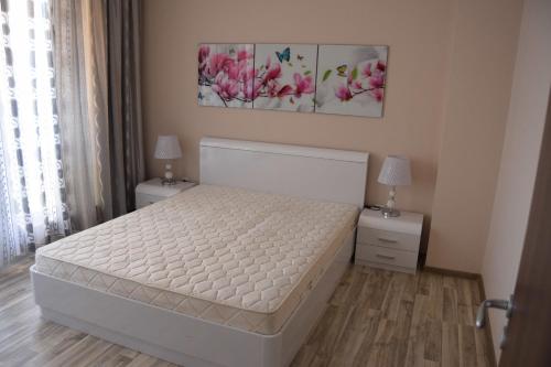 Two-Bedroom Apartment with Balcony image 8