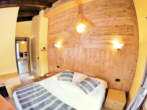 Double or Twin Room with Mountain View