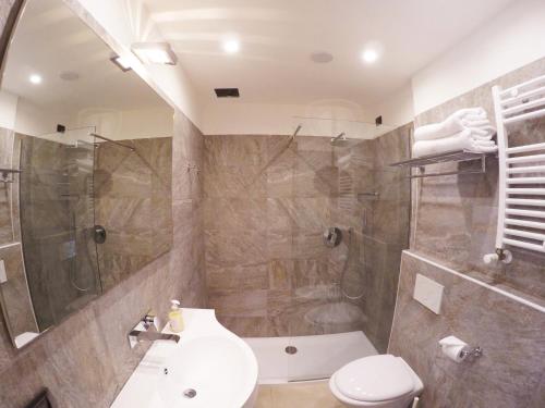 Chalet Alpina Hotel & Apartments - image 5