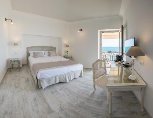 Deluxe Double Room with Sea View