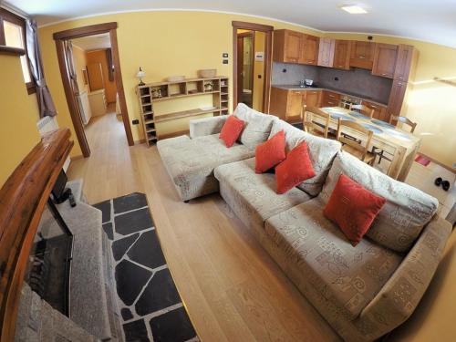 Chalet Alpina Hotel & Apartments - image 10